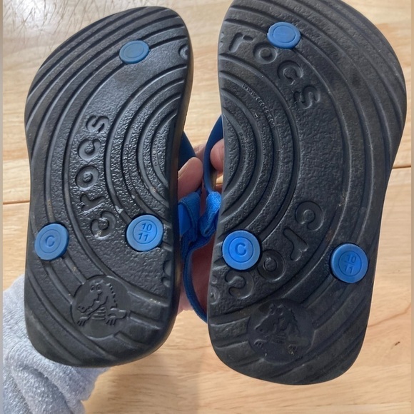 4/$25 Crocs Star Wars thong flip flops in size C 10/11. Super cute. GUC - Picture 5 of 6